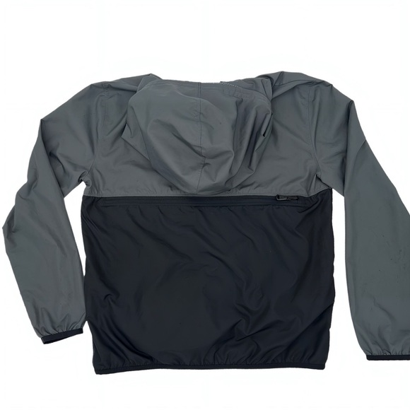 Under Armour Boys 2 in 1 Packable Hooded Windbreaker Jacket Folds Into Backpack - Picture 3 of 7